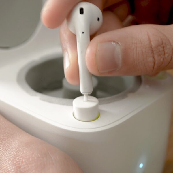 Multi-Function Earphones Cleaner Kit For Airpods - Image 8